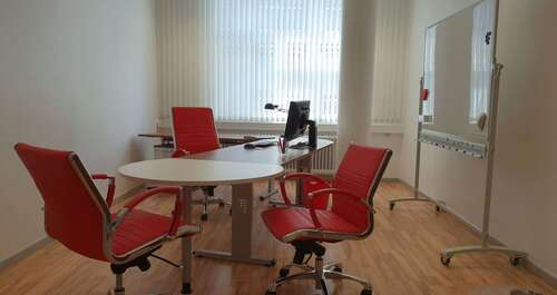 Foto - Büro in Neuss 400,00 € 35 m² - 400,00&nbsp;EUR Kaltmiete, ca.&nbsp; 35,00&nbsp;m&sup2;