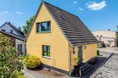 Foto - Haus zum Kaufen in Kölln-Reisiek 298.000,00 € 89 m²