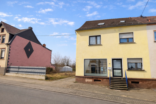 Foto - Haus zum Kaufen in Heusweiler 199.000,00 € 215 m²