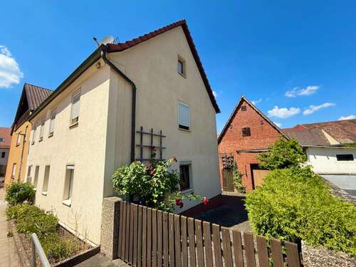 Foto - Haus zum Kaufen in Cadolzburg 275.000,00 € 110 m²