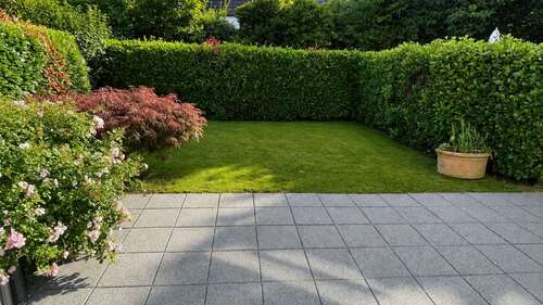 Foto - Haus zum Mieten in Liederbach am Taunus 2.350,00 € 145.05 m²