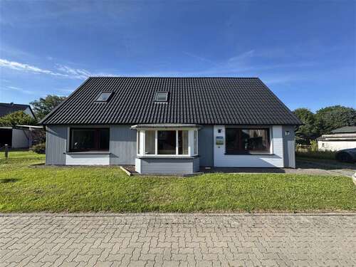 Foto - Haus zum Kaufen in Hemmoor 225.000,00 € 135 m²