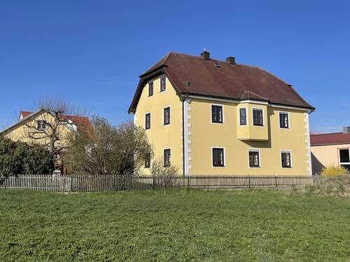 Foto - Wohnung zum Mieten in Regenstauf 720,00 € 68 m²