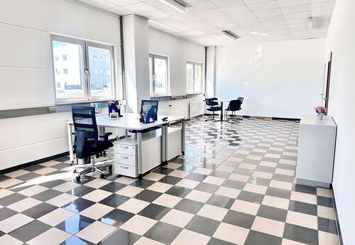Foto - Büro in Friedrichsdorf 963,60 € 54.23 m²