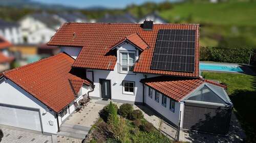 Foto - Haus zum Kaufen in Hengersberg 849.000,00 € 164.77 m²