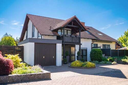 Foto - Haus zum Kaufen in Karlsdorf-Neuthard Karlsdorf 520.000,00 € 175 m²
