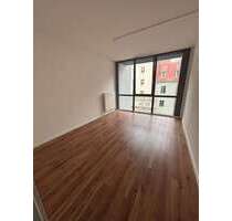 Wohnung zum Mieten in Halle 1.110,00 € 127.07 m²