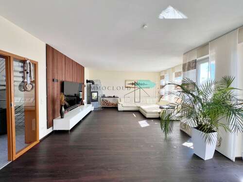 Foto - Haus zum Kaufen in Neuenstadt am Kocher 819.000,00 € 191 m²