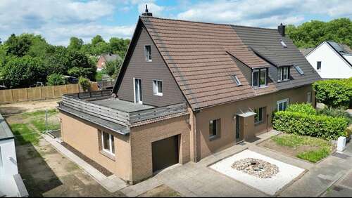 Foto - Haus zum Kaufen in Düsseldorf 695.000,00 € 201 m²