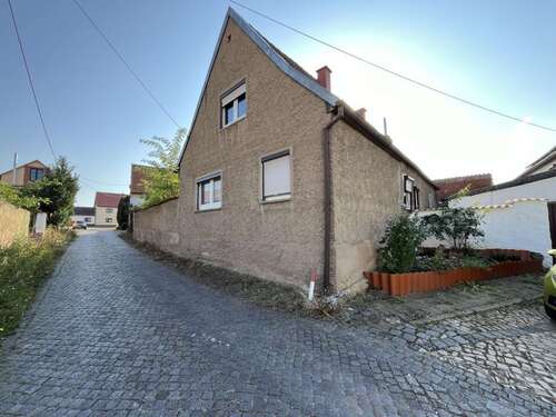 Foto - Haus zum Kaufen in Wallhausen 39.000,00 € 120 m²