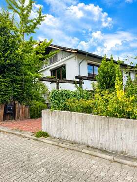 Foto - Haus zum Kaufen in Gau-Bischofsheim 969.000,00 € 164.03 m²