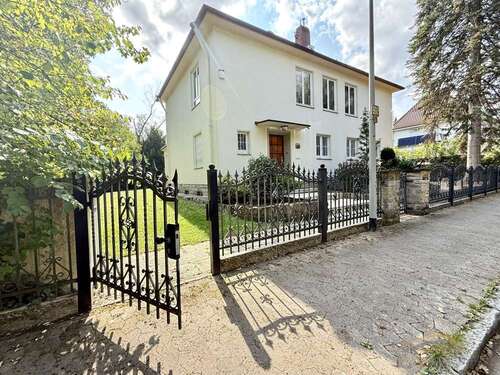 Foto - Haus zum Kaufen in Hannover Badenstedt 829.000,00 € 305 m²