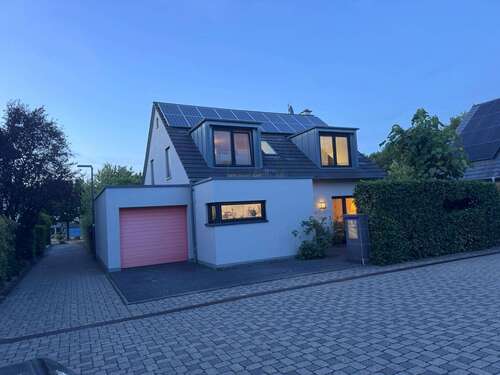 Foto - Haus zum Kaufen in Hürth 1.100.000,00 € 178 m²