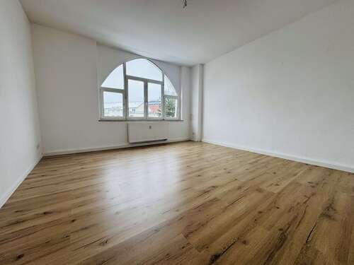 Foto - Wohnung zum Mieten in Limbach-Oberfrohna 665,00 € 102.3 m²