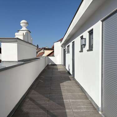 Foto - Wohnung zum Mieten in Zwickau 2.400,00 € 360 m²