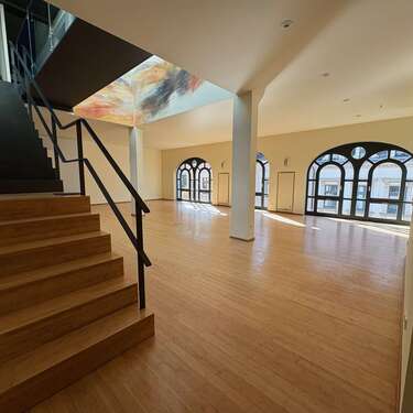 Foto - Wohnung zum Mieten in Zwickau 2.400,00 € 360 m²