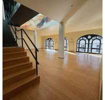 Wohnung zum Mieten in Zwickau 2.400,00 € 360 m²