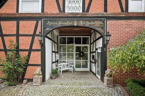 Foto - Haus zum Kaufen in Uetze 1.090.000,00 € 414 m²