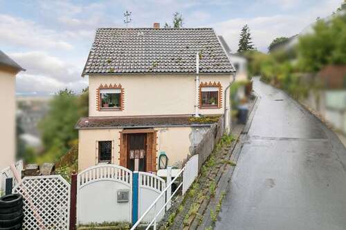 Foto - Haus zum Kaufen in Niederneisen 115.000,00 € 117 m²