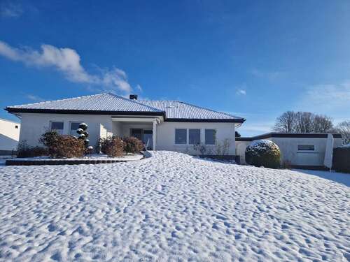 Foto - Haus zum Kaufen in Rinteln 260.000,00 € 130.43 m²