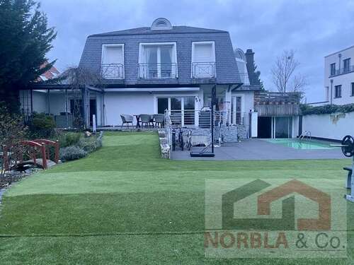 Foto - Haus zum Kaufen in Maintal Dörnigheim 1.450.000,00 € 350 m²