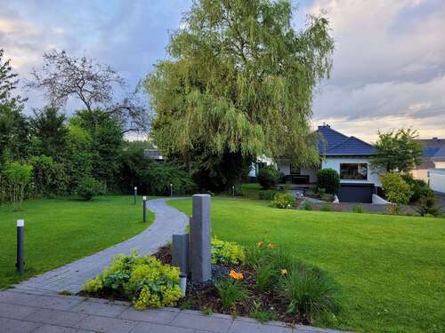 Foto - Haus zum Kaufen in Staudt 849.000,00 € 220 m²