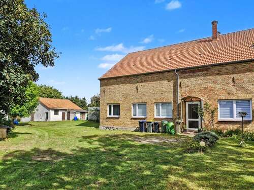 Foto - Haus zum Kaufen in Tramm 199.000,00 € 166.45 m²