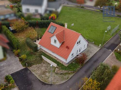 Foto - Haus zum Kaufen in Aub 358.000,00 € 139 m²