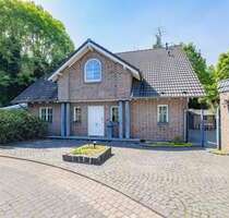 Haus zum Kaufen in Düsseldorf 1.750.000,00 € 219 m²