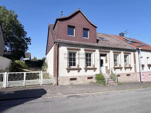 Foto - Haus zum Kaufen in Oberbexbach 169.000,00 € 135 m²