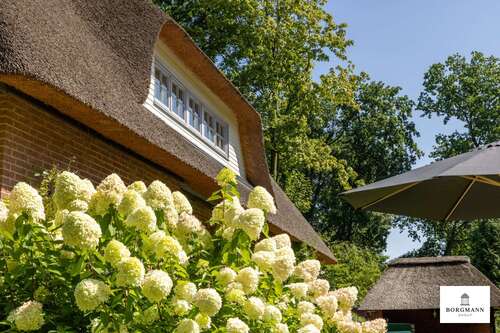 Foto - Haus zum Kaufen in Wedel (direkt an der Grenze zu Hamburg-Rissen) 3.950.000,00 € 343.96 m²