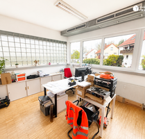 Halle in Esslingen am NEckar 1.100,00 € 130 m²