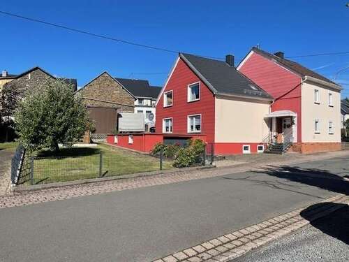 Foto - Haus zum Kaufen in Oberstadtfeld 295.000,00 € 178 m²