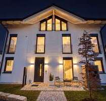 Haus zum Kaufen in Straßlach-Dingharting 2.790.000,00 € 216.96 m² Haus zum Kaufen in Straßlach-Dingharting 2.790.000,00 € 216.96 m²