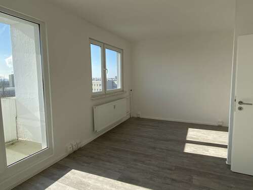 Foto - Wohnung zum Mieten in Halle 384,00 € 65 m²