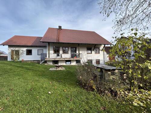 Foto - Haus zum Kaufen in Biesenhard 649.000,00 € 180 m²