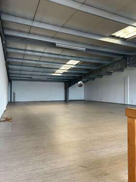 Foto - Halle in Essenbach 750,00 € 190 m²