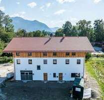 Büro in Übersee 850,00 € 68 m² - 850,00 EUR Kaltmiete, ca.  68,00 m² in Übersee (PLZ: 83236)