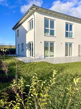 Foto - Haus zum Mieten in Welden 1.990,00 € 141.61 m²