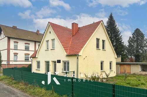 Foto - Haus zum Kaufen in Senftenberg 99.000,00 € 139 m²