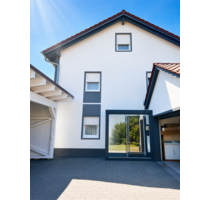 Haus zum Kaufen in Landau an der Isar 695.000,00 € 286 m²