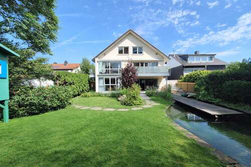 Foto - Haus zum Kaufen in Neu-Isenburg 1.680.000,00 € 435.53 m²