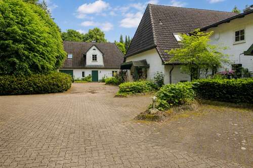 Foto - Haus zum Kaufen in Brekendorf 648.000,00 € 735 m²