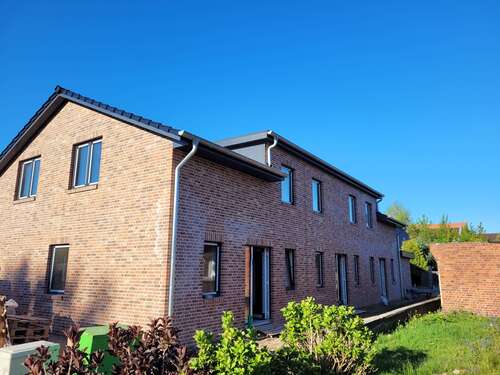 Foto - Haus zum Mieten in Büdelsdorf 1.490,00 € 115 m²
