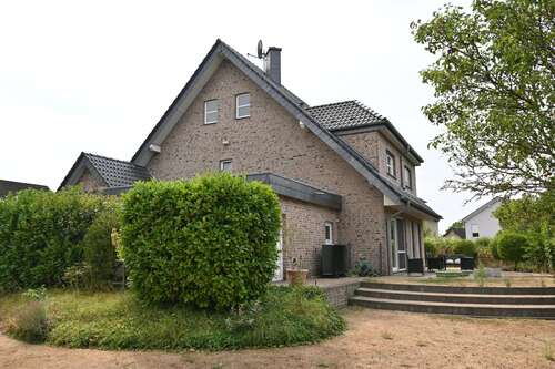 Foto - Haus zum Kaufen in Duisburg-Mündelheim 749.000,00 € 240 m²