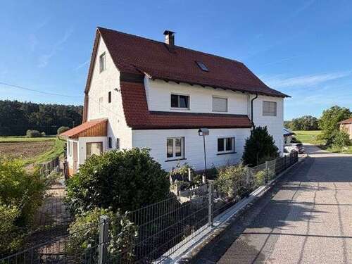 Foto - Haus zum Kaufen in Roth 640.000,00 € 253.89 m²