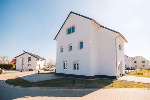 Foto - Haus zum Mieten in Jesewitz 1.595,00 € 134.96 m²