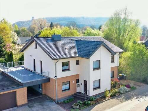 Foto - Haus zum Kaufen in Porta Westfalica 459.000,00 € 233 m²