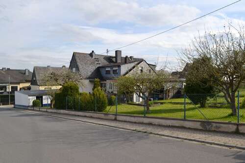 Foto - Haus zum Kaufen in Ettringen 253.000,00 € 180 m²