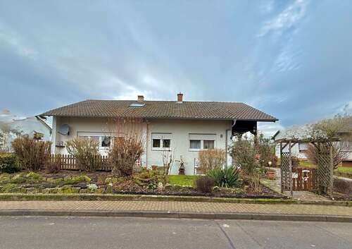 Foto - Haus zum Kaufen in Aglasterhausen 339.000,00 € 175 m²